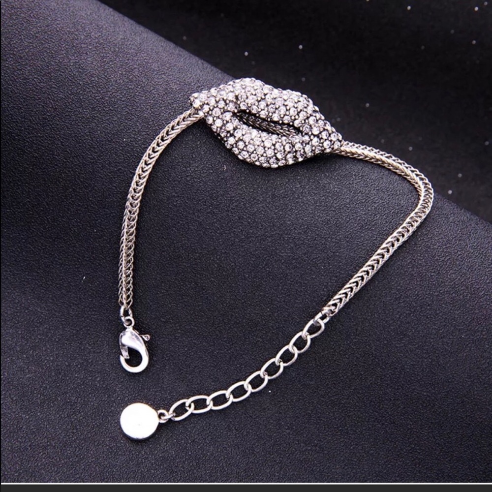 Silver Lips Crystal Bracelet 🔥
